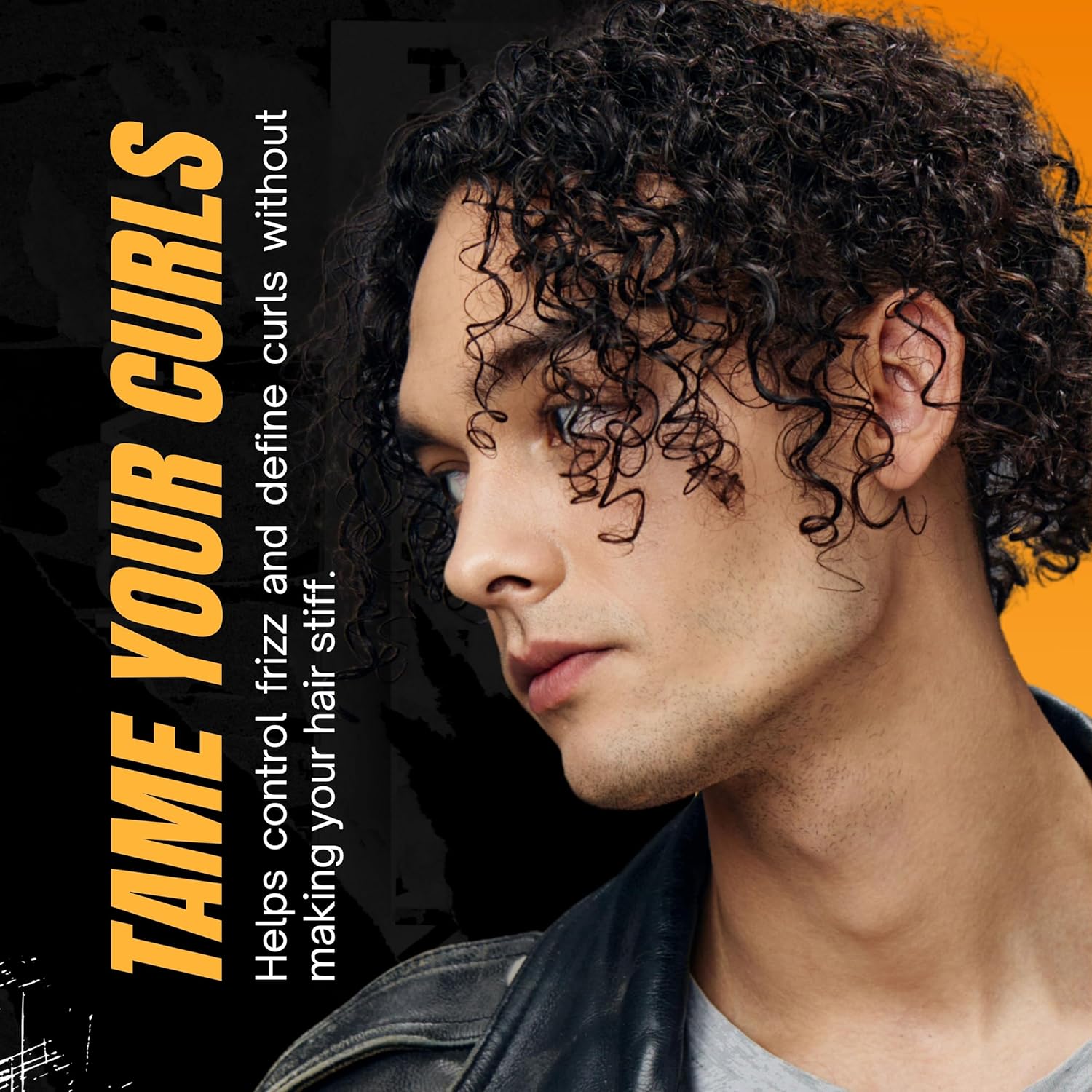 Modelo com cabelo encaracolado castanho escuro veste jaqueta preta com texto promocional em fundo preto e laranja