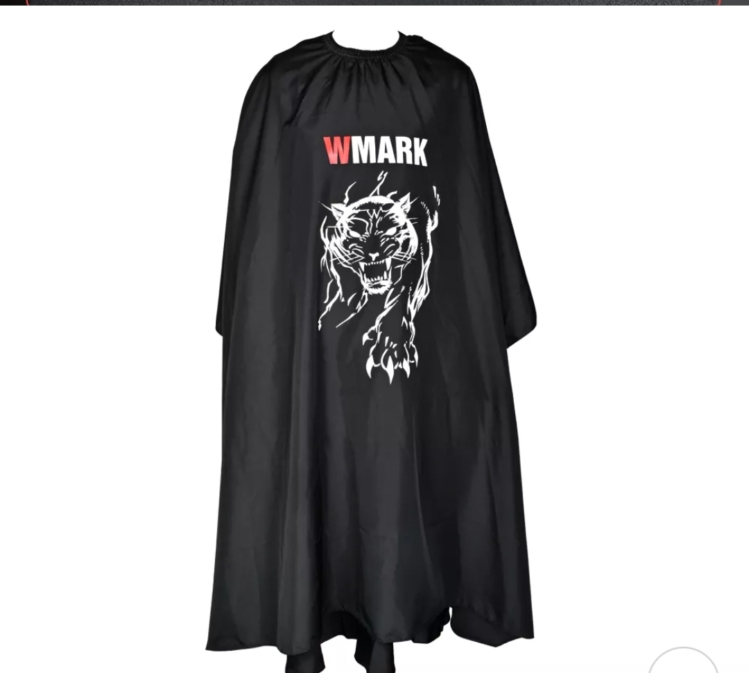 Capa preta com elástico e estampa de tigre e texto WMARK