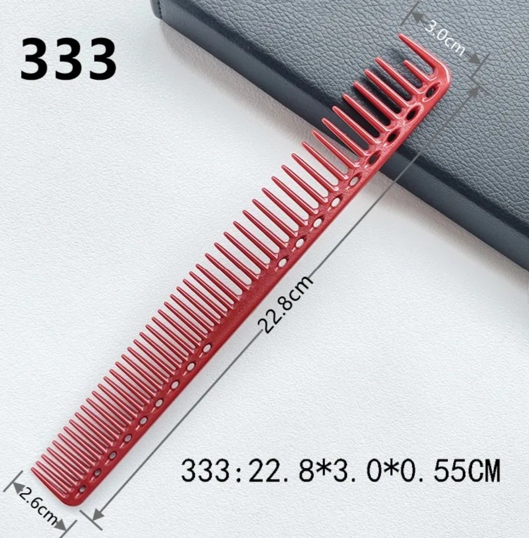 Pente vermelho com orifícios e medições ao lado