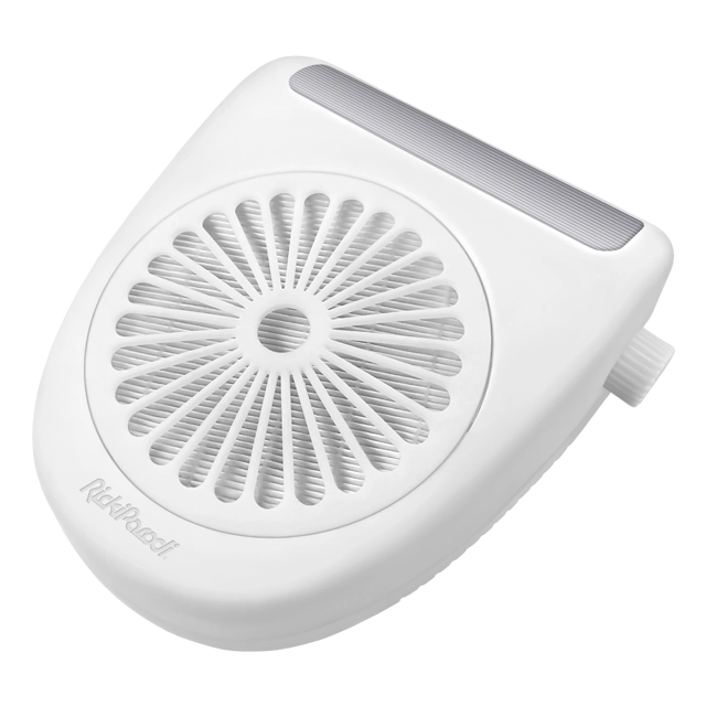 Ventoinha portátil branca com grelha circular e botão lateral
