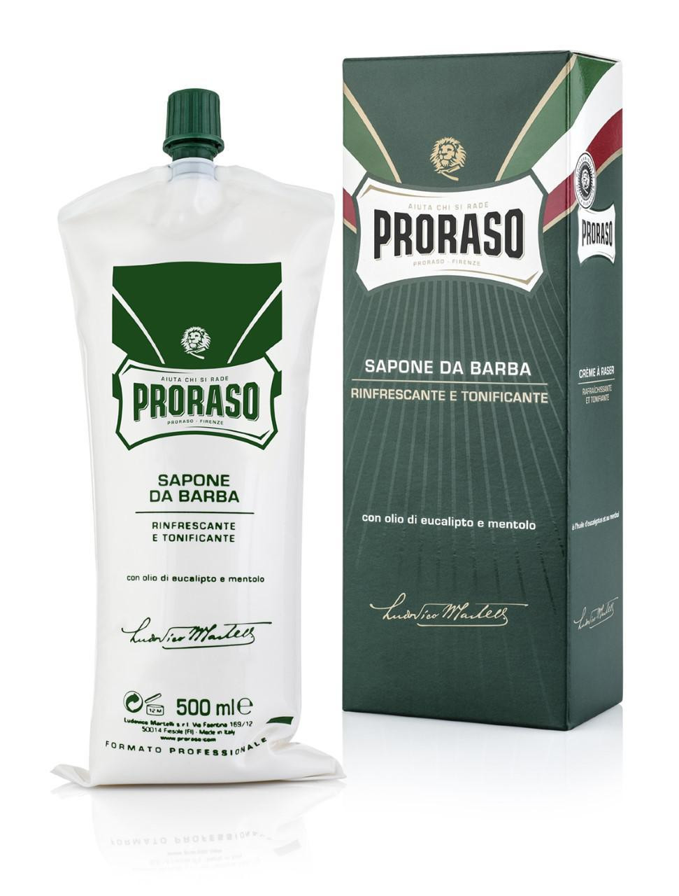 Sabão de barbear Proraso em embalagem branca e caixa verde escuro com texto em italiano