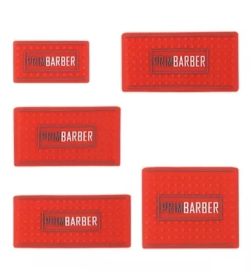Cinco etiquetas retangulares vermelhas com texto PRIMBARBER