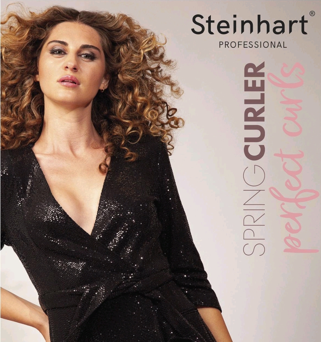Mulher com cabelo cacheado em anúncio Steinhart Professional para Spring Curler perfect curls