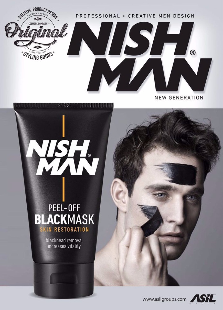 Tubo preto de máscara facial peel-off preta da marca Nish Man com homem aplicando produto no rosto