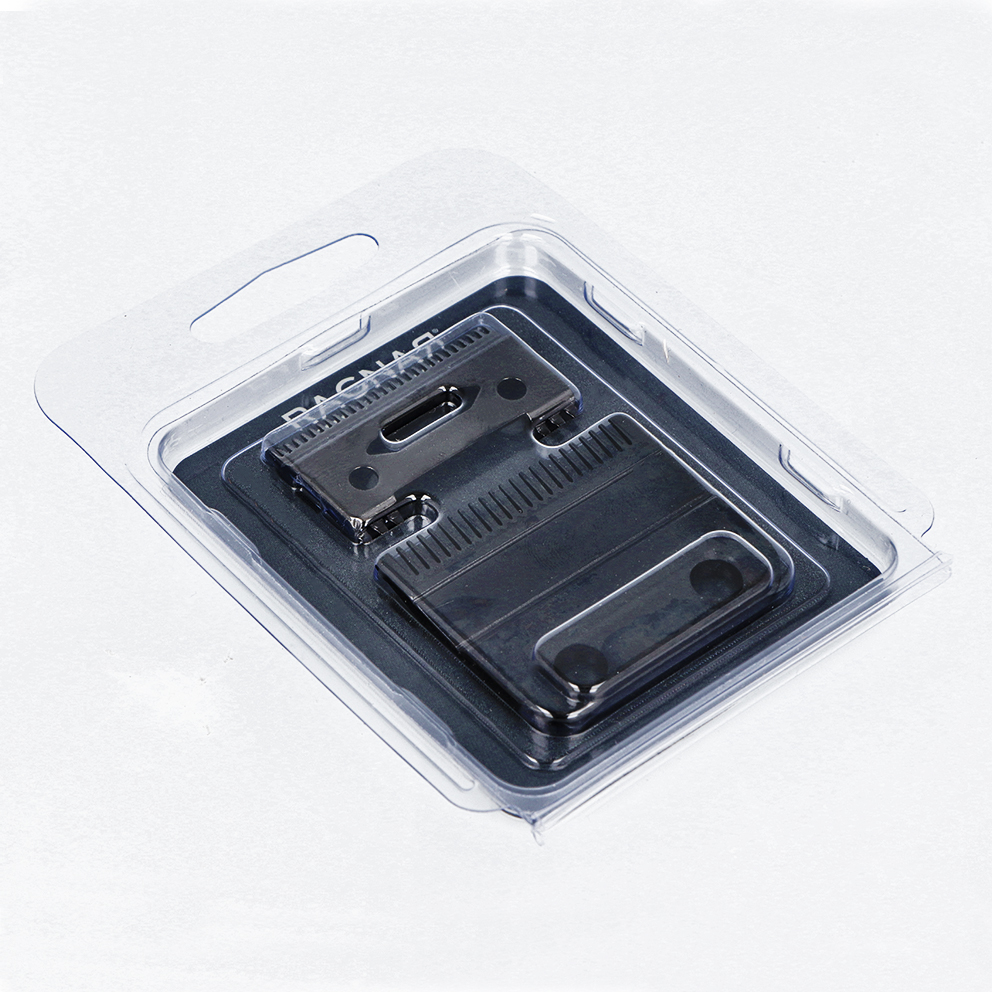 Duas lâminas para máquina de barbear em embalagem plástica transparente