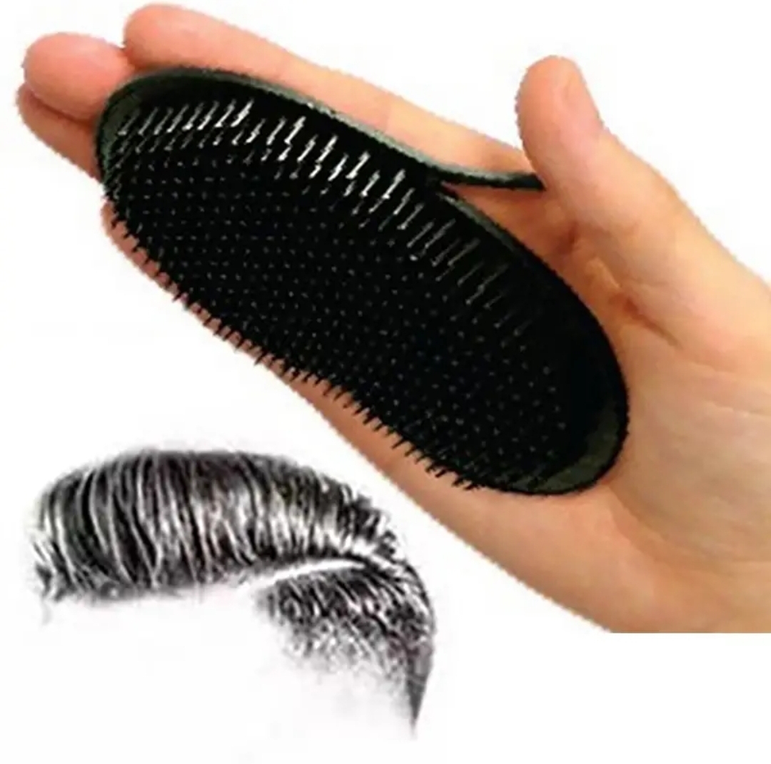 Escova de cabelo preta de mão com cerdas