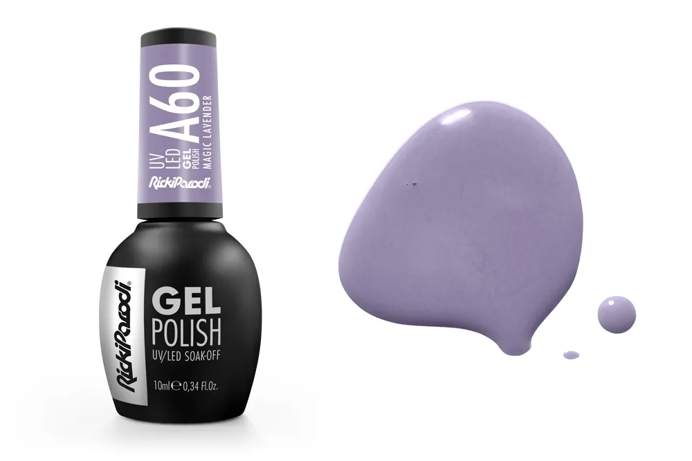 Esmalte gel para unhas lilás da Rich and Real com mancha ao lado