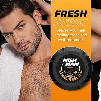 Homem com cabelo e barba escuros segurando a cabeça, gel para cabelo Nish Man 5+ com scent fresh