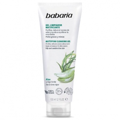 Gel limpador matificante Babaria, embalagem branca com texto e imagem de aloe