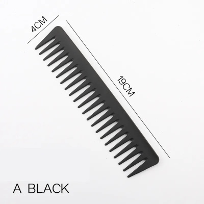 Pente preto de plástico com dentes largos e pequenos, medidas 19x4 cm