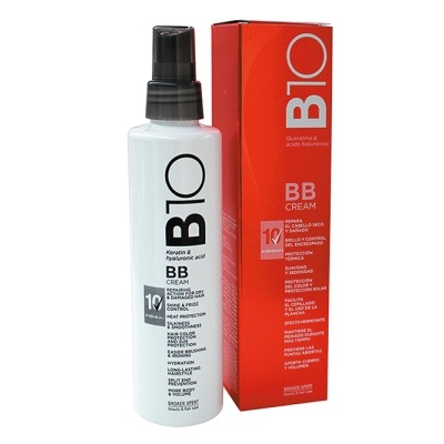 Frasco branco com tampa de spray preta e caixa vermelha do produto BIO BB CREAM.
