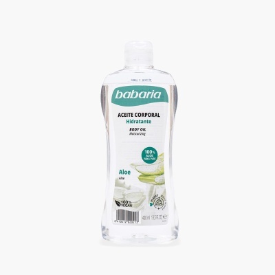 Frasco transparente de óleo corporal hidratante Babaria com rótulo verde e branco e aloe vera