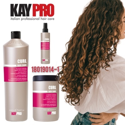 Produtos para cabelo encaracolado Kay Pro com mulher de cabelo comprido e encaracolado ao lado