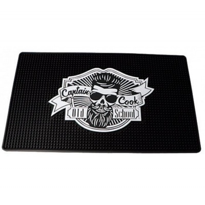 Tapete preto com logótipo de crânio estilizado e texto Captain Cook