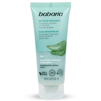 Gel facial esfoliante Babaria em tubo verde claro com imagem de aloe vera