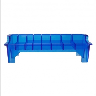 Organizador de plástico azul com nove compartimentos