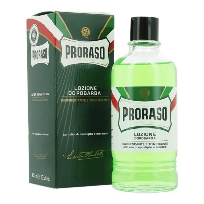 Loção after shave Proraso verde clara com embalagem verde escura