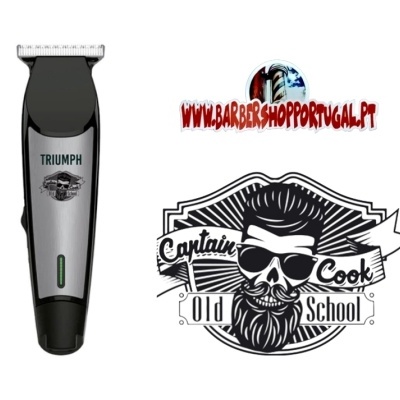 Máquina de cortar cabelo elétrica Triumph preto e prata com logótipo Captain Cook Old School e texto WWW.BARBERSHOPPORTUGAL.PT