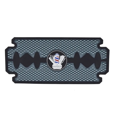 Tapete anti-derrapante cinza e preto para barbearia com logotipo BARBER no centro