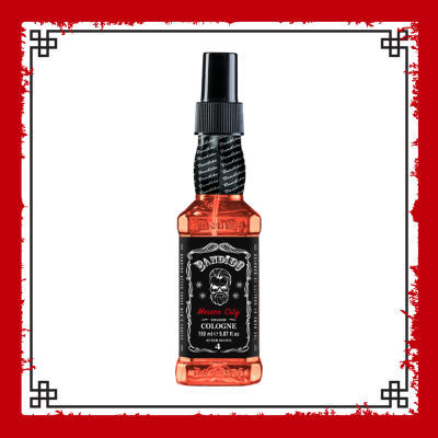 Frasco de colónia com etiqueta preta e tampa de spray