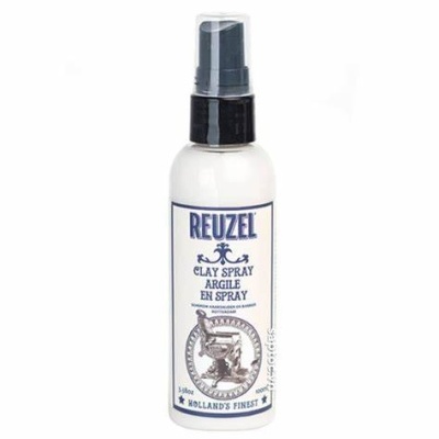 Frasco branco de spray REUZEL Clay Spray com rótulo azul e desenho de porco em cadeira de barbeiro