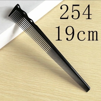 Pente preto comprido de plástico com texto ao lado 254 19cm