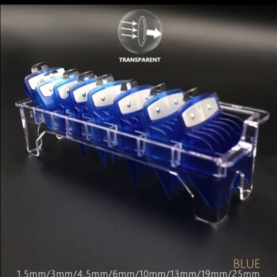 Conjunto de pentes azuis para máquina de cortar cabelo com suporte transparente e texto indicando espessuras