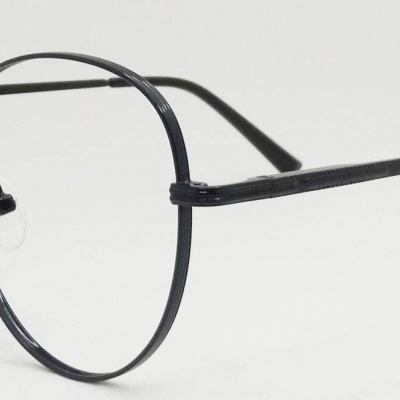 Óculos metálicos pretos redondos com lentes transparentes