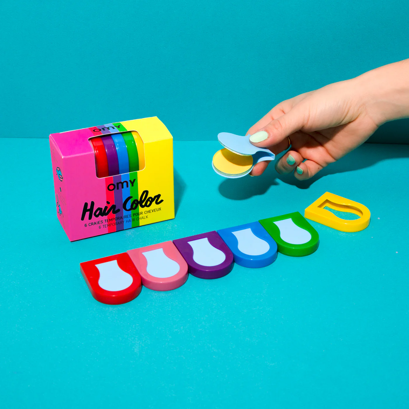 Conjunto de giz de cabelo temporário com embalagem colorida e aplicadores multicoloridos