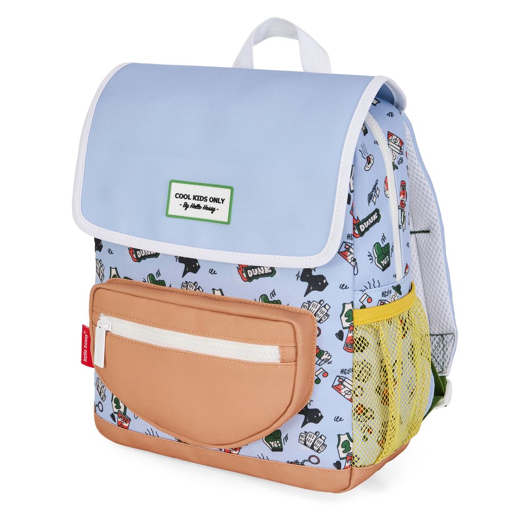 Mochila infantil azul clara com bolso bege e rede amarela lateral