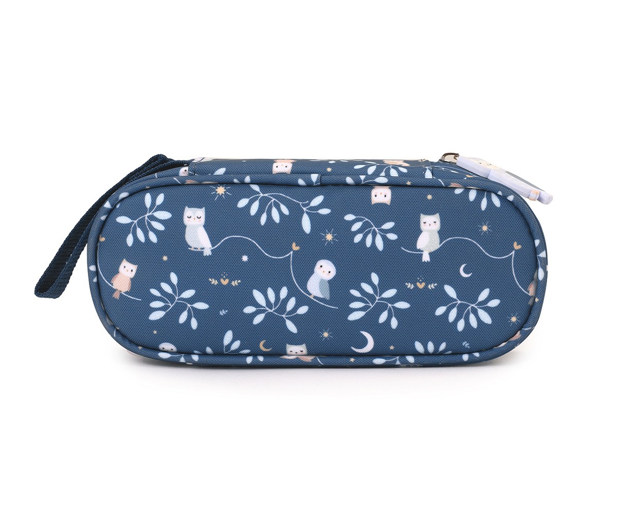 Estojo azul com padrão de corujas e folhas brancas e rosa