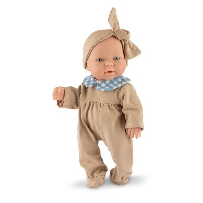 Boneca bebé com roupa bege e faixa de cabeça
