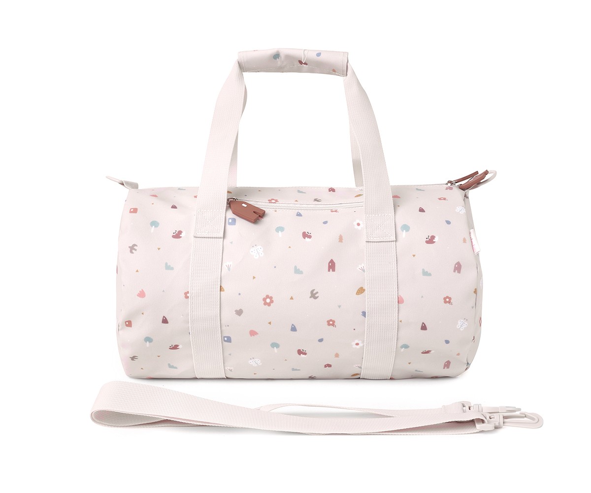 Bolsa de viagem branca com padrão colorido e alça ajustável destacada