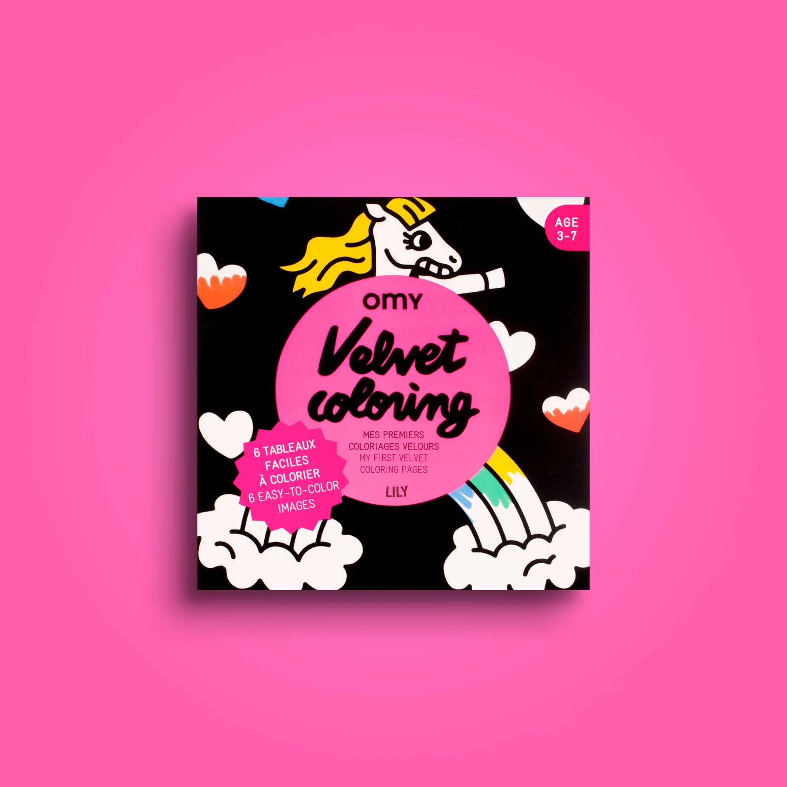 Capa preta e rosa de livro de colorir com desenho de unicórnio, corações e arco-íris.