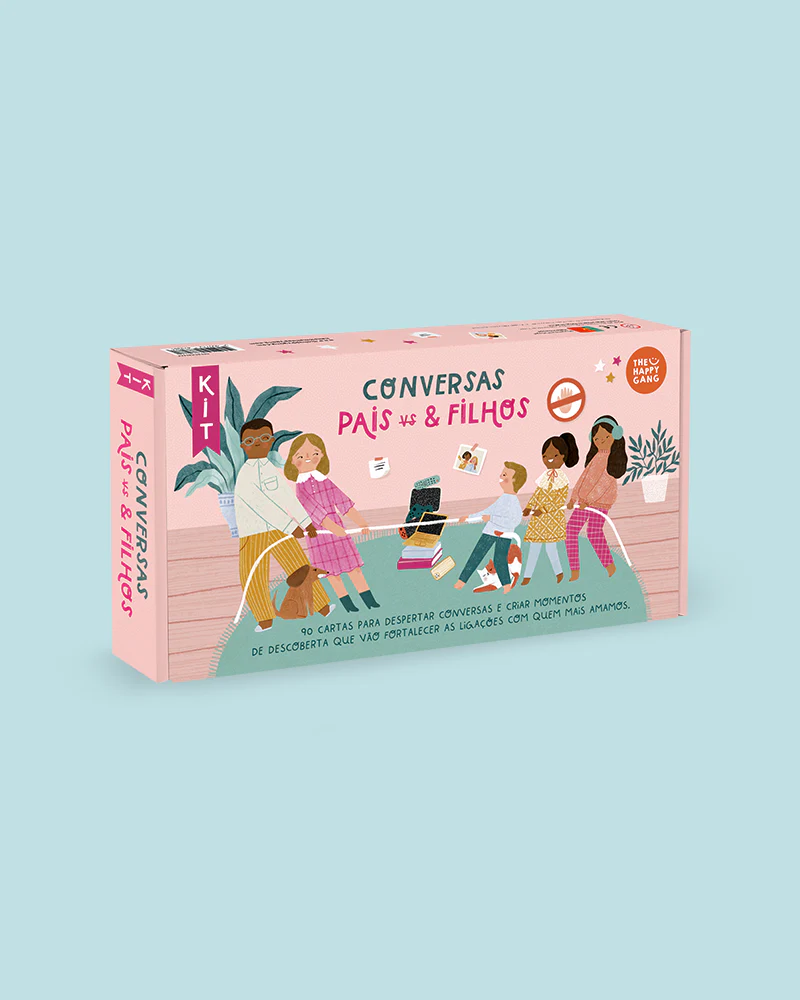 Caixa rosa com kit Conversas Pais & Filhos com ilustração de pessoas a jogar cabo de guerra
