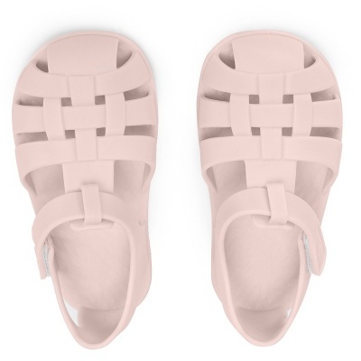 Sandálias infantis rosa claro de plástico com tiras entrelaçadas e fecho de velcro