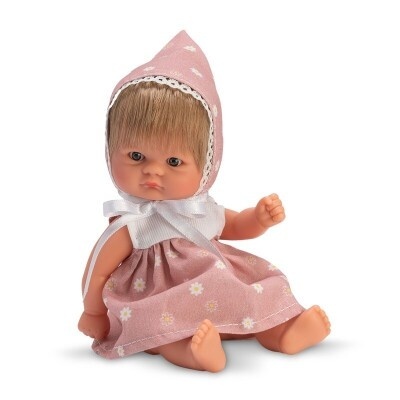 Boneca de bebé com vestido rosa claro estampado e chapéu com renda