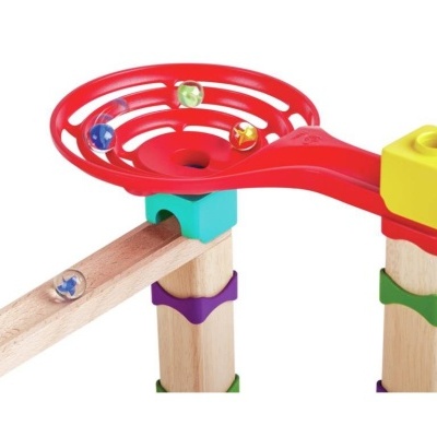 Circuito&#x20;de&#x20;bolas&#x20;e&#x20;Domin&#x00F3;