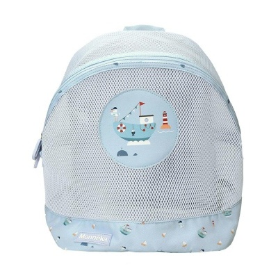 Mochila azul claro com bolso de rede e padrão de barcos