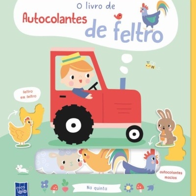 Capa de livro infantil com trator vermelho e animais da quinta, texto 'o livro de Autocolantes de feltro'.