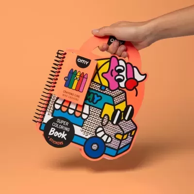 Livro para colorir com design de carrinha e conjunto de lápis de cera coloridos
