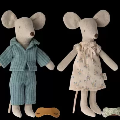 Mum&#x20;&amp;&#x20;Dad&#x20;Mice&#x20;in&#x20;CigarBox