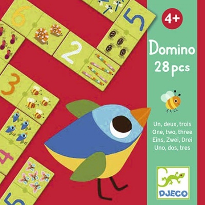 Jogo de dominó infantil com peças numeradas e ilustradas e um pássaro colorido num fundo vermelho