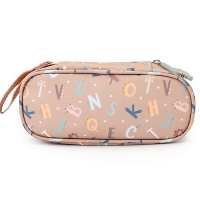 Estojo retangular rosa claro com letras coloridas