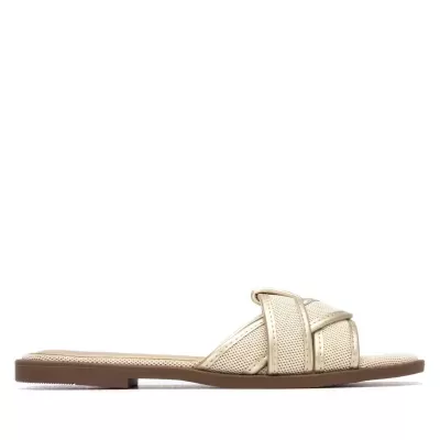 Chinelo feminino bege com tiras cruzadas e sola castanha