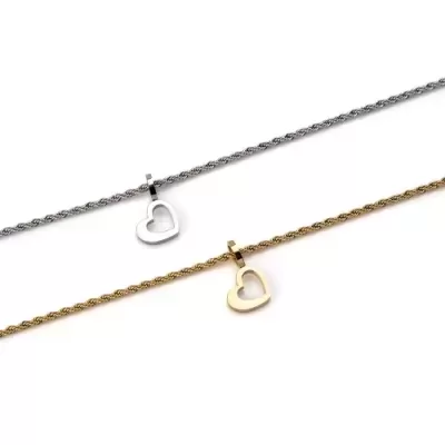 Dois colares finos com pendentes de coração, um prateado e outro dourado, sobre fundo branco