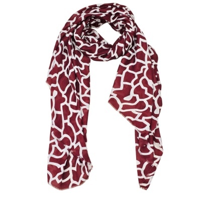 Lenço com padrão geométrico branco e borgonha