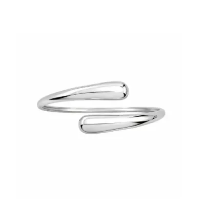 Pulseira prateada aberta com design minimalista e extremidades arredondadas