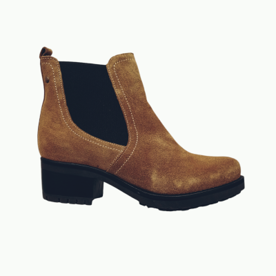 Bota Chelsea em camurça castanha com elástico preto