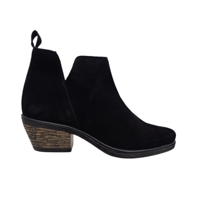 Botim feminino preto em camurça com salto castanho texturizado